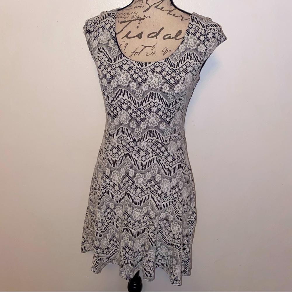 ▪️Candie’s Lace Overlay Sweater Stretch Dress▪️